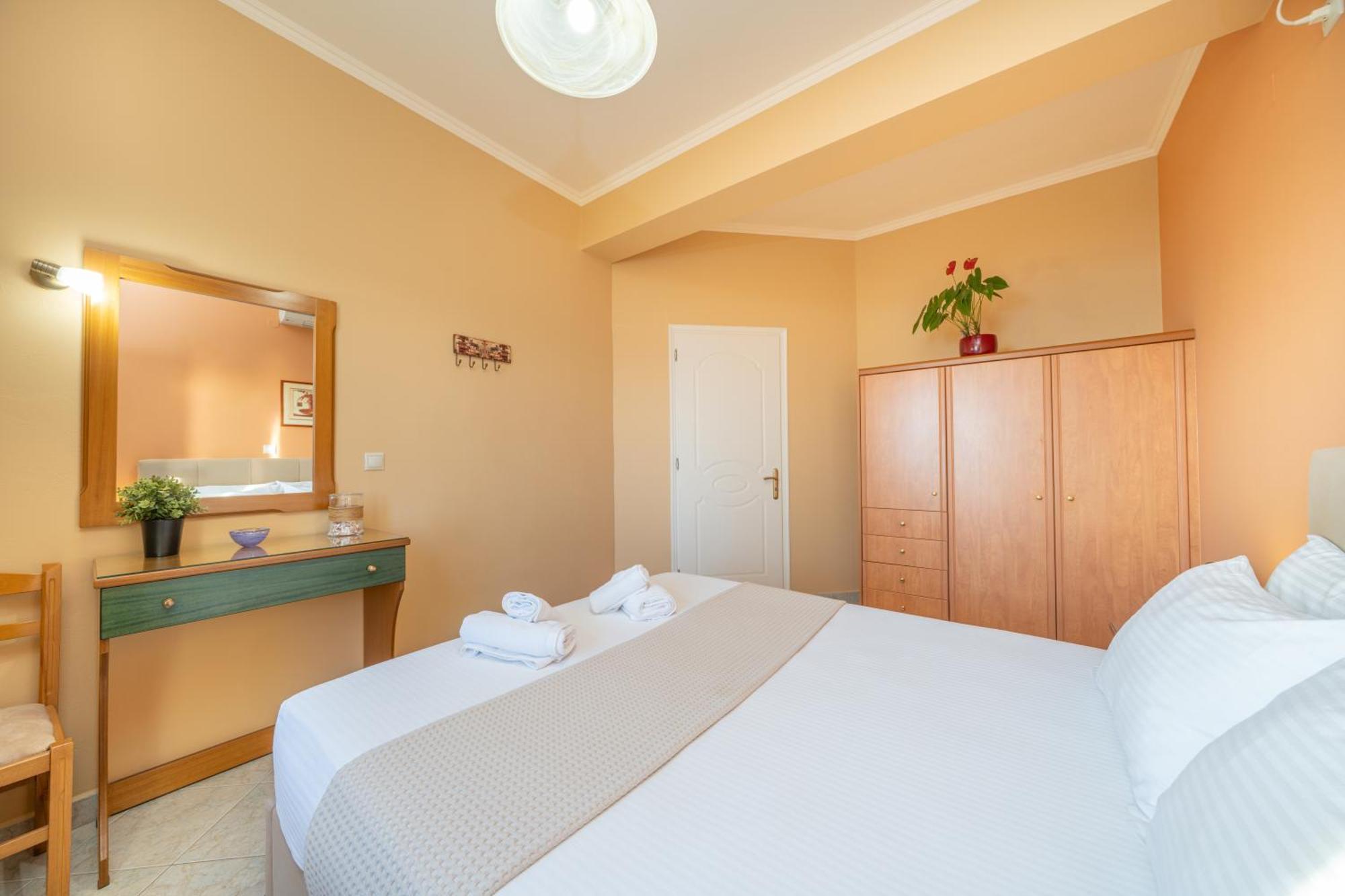 Eleftheria Apartments Vlachata Dış mekan fotoğraf